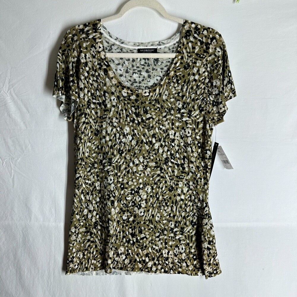NWT LIVERPOOL Animal Print Top Size M Green Short Sleeve Cool and Soft